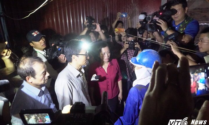 Phó Thủ tướng Vũ Đức Đam kiểm tra công tác phòng chống dịch sốt xuất huyết tại Hà Nội