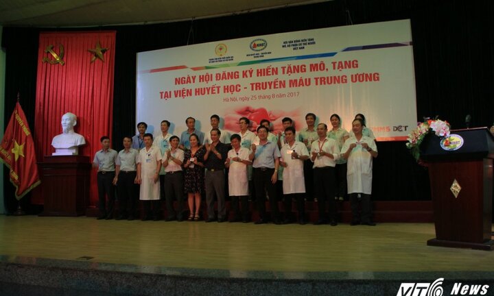 Hàng trăm cán bộ Viện Huyết học - Truyền máu Trung ương tham gia chương trình hiến tạng