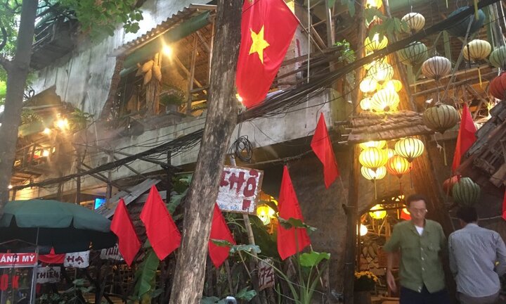 Quán nhậu tranh tre nứa lá Lương Sơn Quán: Bị đình chỉ, vẫn ngang nhiên kinh doanh