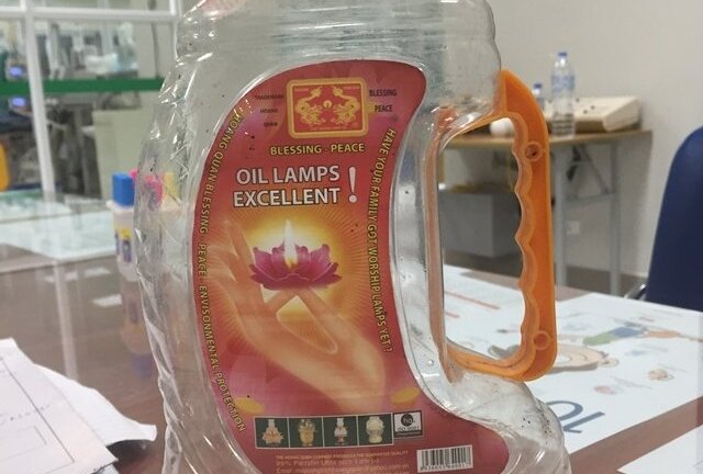 Uống nhầm dầu hỏa, bé 14 tháng tuổi nguy kịch