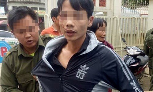 Hà Nội: Bảo vệ và người nhà bệnh nhân xô xát tới chảy máu đầu?