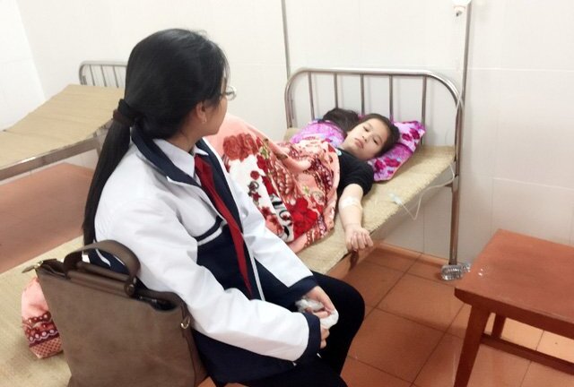 Hải Phòng: Khói bụi từ lò luyện thép Việt Nhật, hàng chục giáo viên, học sinh phải cấp cứu