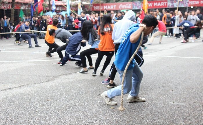 Sinh viên ĐH Kinh tế Quốc dân sôi động đón ngày hội truyền thống