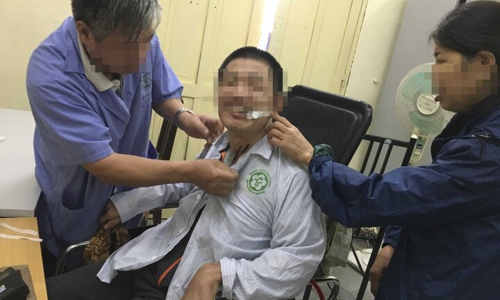 Chàng trai 9 năm sống thực vật tỉnh dậy kỳ diệu, nỗ lực tìm lại cuộc sống