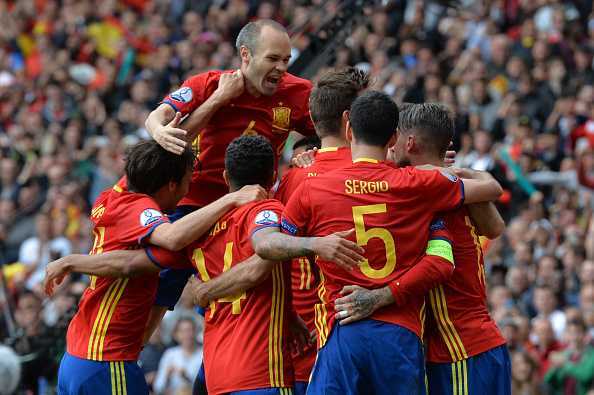Thắng Séc, Tây Ban Nha phá sâu kỷ lục Euro