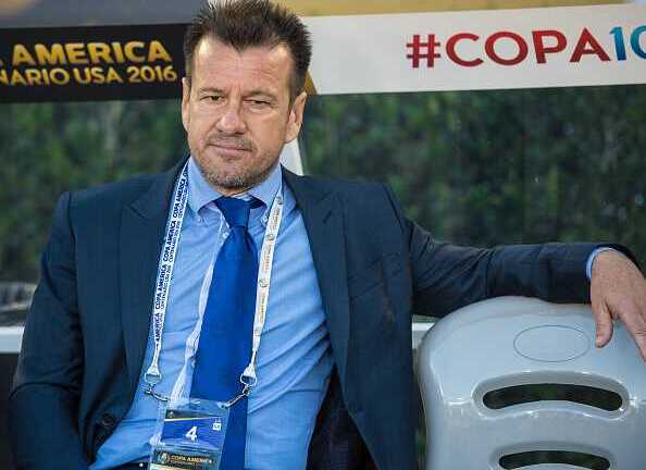 Brazil sa thải Carlos Dunga