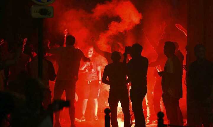Hooligan Nga, Anh, Xứ Wales lao vào đánh nhau kinh hoàng