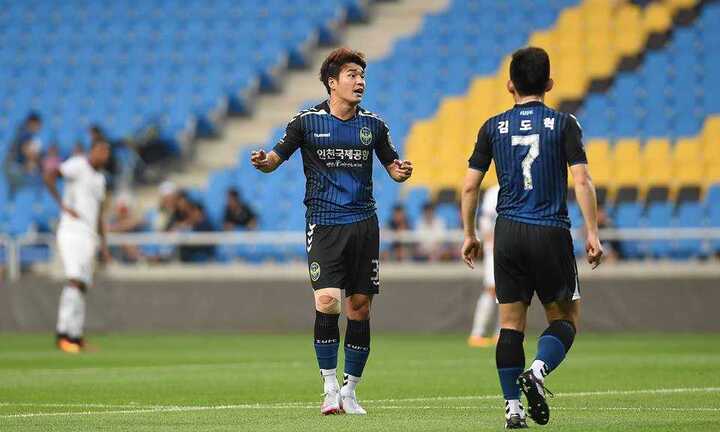Xuân Trường vắng mặt, Incheon Utd thua sát nút Jeonnam