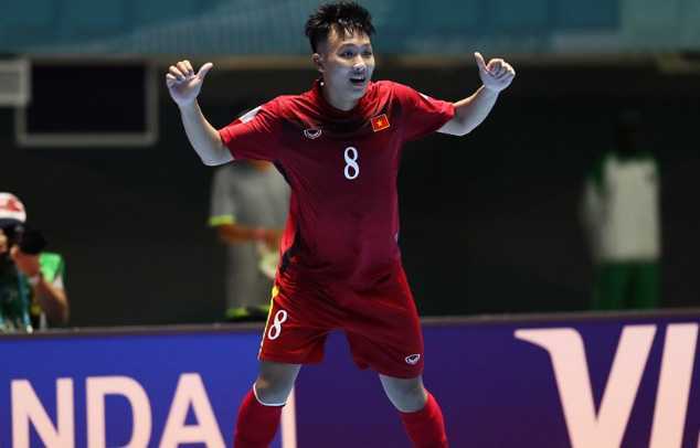 Bàn thắng của Nguyễn Minh Trí lọt top 10 bàn thắng đẹp nhất World Cup futsal 2016