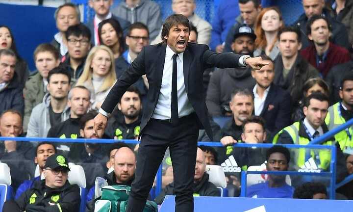Antonio Conte tự ví mình với thợ may, dành tặng chiến thắng cho Willian