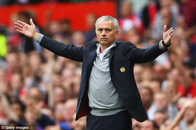 Huyền thoại Man Utd muốn Mourinho tàn nhẫn hơn nữa