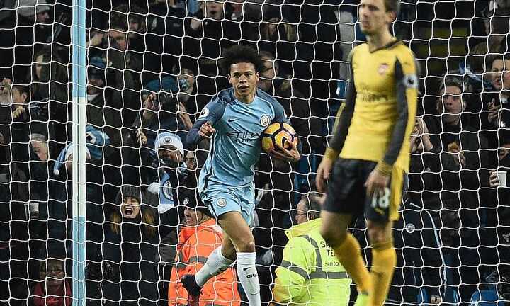 Man City đánh bại Arsenal bằng hai bàn thắng gây tranh cãi