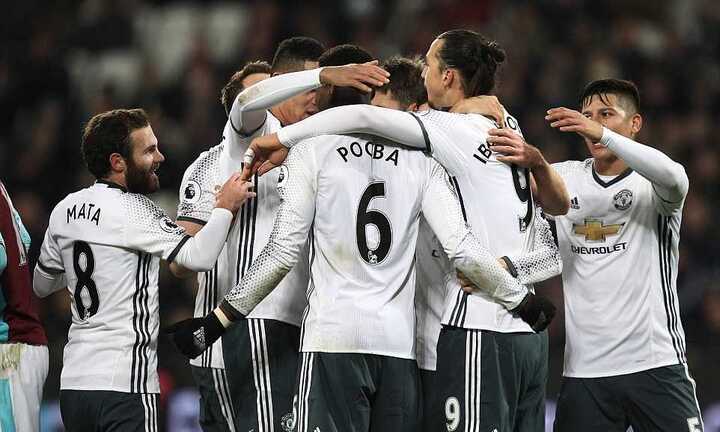 Cuộc đua vô địch ngoại hạng Anh: Chelsea gặp khó, Man Utd vẫn còn cơ hội