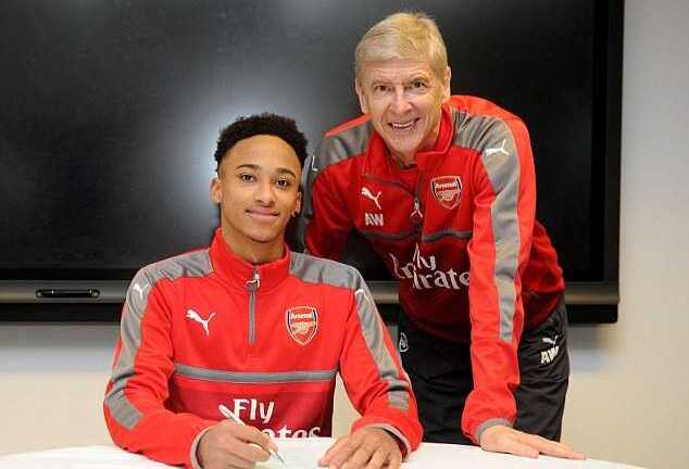 Cohen Bramall, chàng công nhân vừa trở thành tân binh Arsenal là ai?