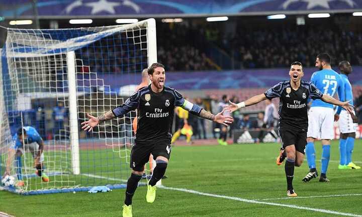 Video Napoli vs Real : Sergio Ramos và cú đánh đầu làm nên thương hiệu