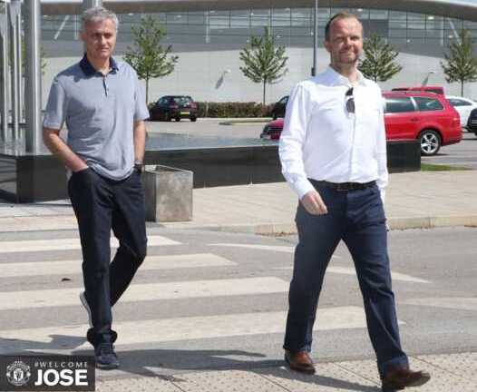 Tranh thủ ngày nghỉ, Mourinho bắt tay ngay vào công việc