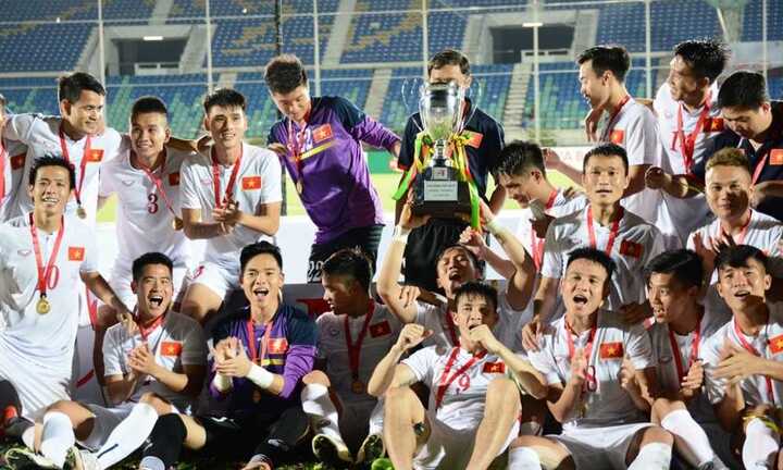 'Làm gì có chuyện tuyển Việt Nam cuối năm vô địch AFF Cup, sang năm có vàng SEA Games'