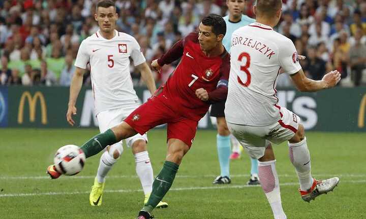 Đổi áo tìm vận may, Ronaldo vẫn tịt ngòi trận thứ tư ở Euro 2016