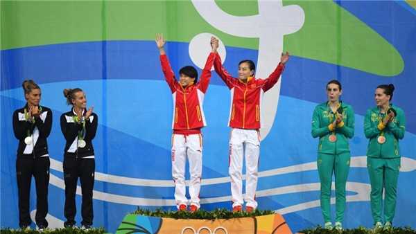 Nỗi đau của kỷ lục gia giành điểm 10 Olympic: 8 năm không biết mẹ bị ung thư