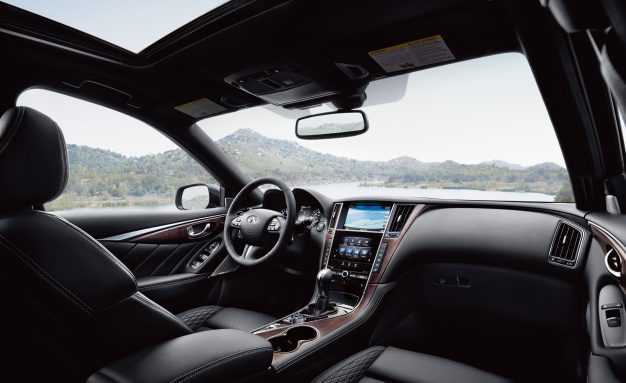 Vẻ đẹp độc đáo của Infiniti Q50 phiên bản 2017