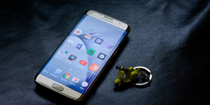 Rò rỉ ảnh Samsung Galaxy S8 'vô cực' với 3 gam màu tuyệt đẹp