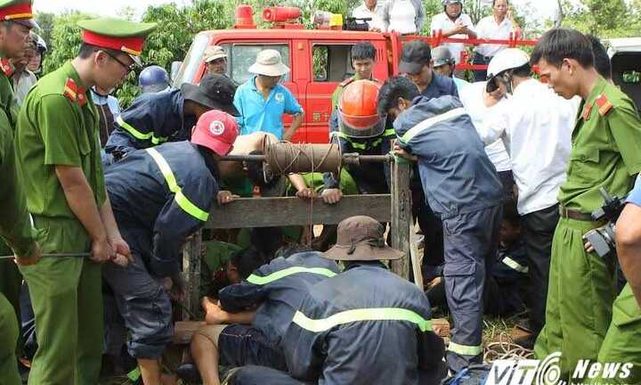 Xuống giếng kiểm tra máy bơm, 2 người bị nhiễm khí độc tử vong