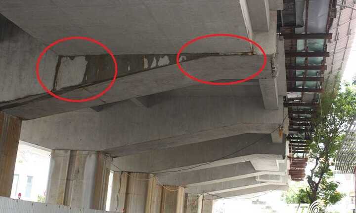 Dự án đường sắt trên cao Cát Linh - Hà Đông: Gần 1 tháng, nước rò rỉ 'xả' trúng mặt người đi đường