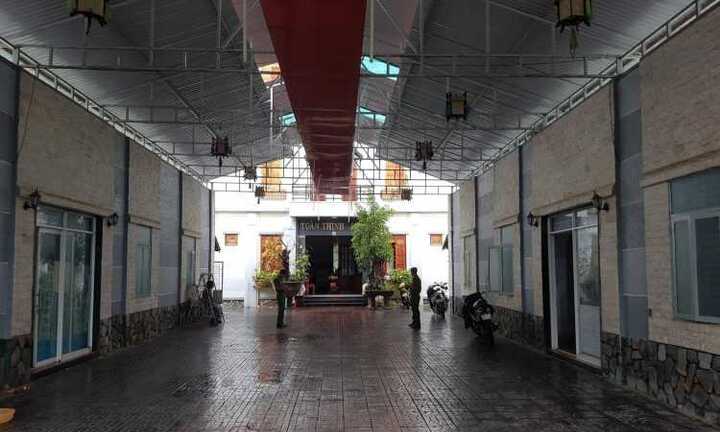 Truy tìm nhóm côn đồ đâm chết nam thanh niên tại khách sạn