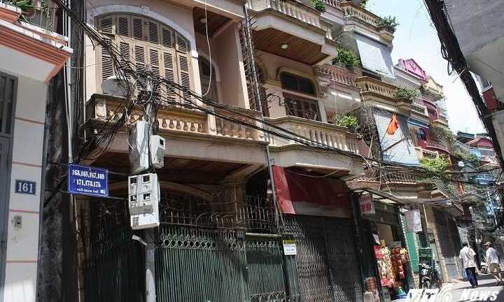 Nhà nghiêng chờ sập giữa Thủ đô: Chính quyền lên phương án phá dỡ