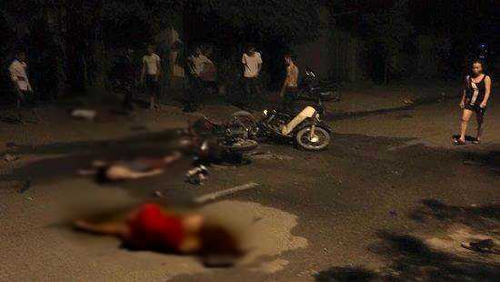 Hai xe máy đối đầu trong đêm, 3 người chết thảm