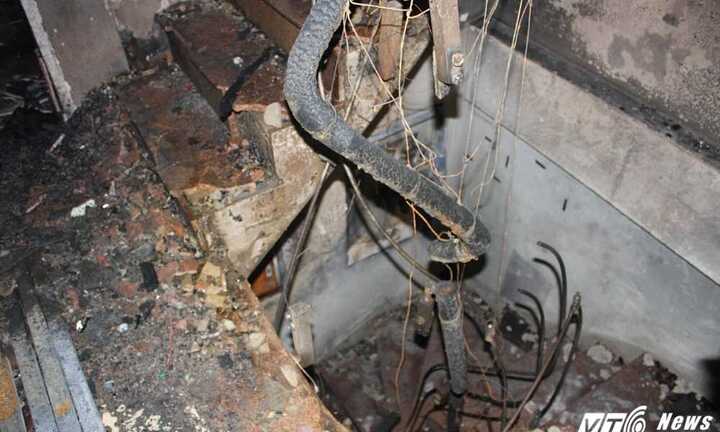 Ám ảnh khoảnh khắc bước vào quán karaoke cháy khiến 13 người chết