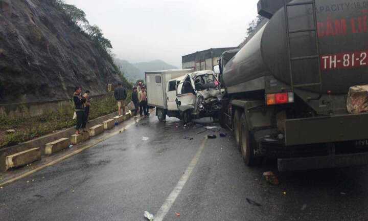 Xe chở phạm nhân tông xe bồn: Nạn nhân tử nạn phạm tội gì?