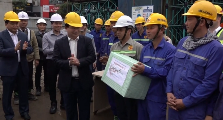 Phó thủ tướng Trịnh Đình Dũng chỉ đạo đẩy nhanh tiến độ đường sắt trên cao