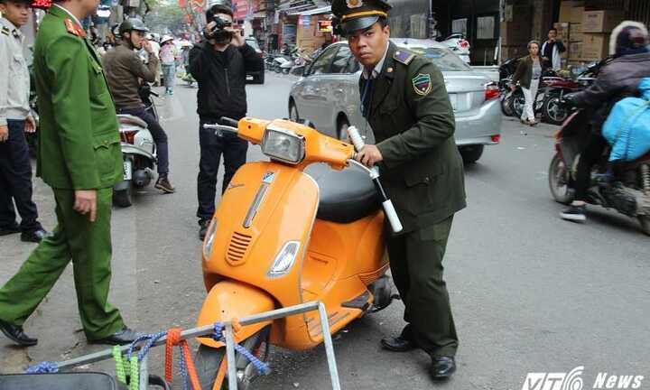 'Đòi lại' vỉa hè cho dân: Bộ Công an yêu cầu xử lý nghiêm trường hợp bao che