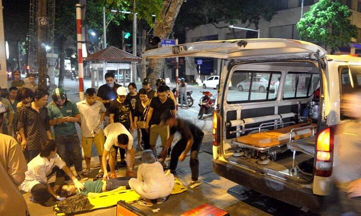 Xe cứu thương vượt đèn đỏ, gây tai nạn rồi bỏ chạy: Xác định danh tính tài xế