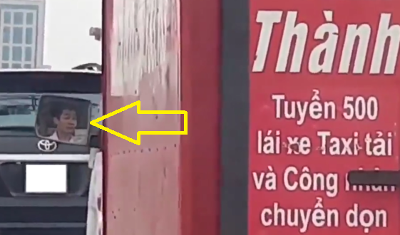 Video: Thót tim tài xế taxi tải ngủ gật khi đi trên đường vành đai 3