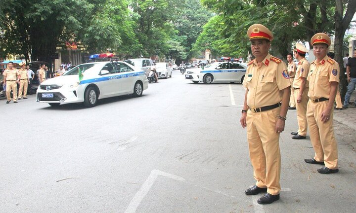 Huy động 100 chiến sĩ CSGT dẫn đoàn đại biểu APEC từ Hà Nội vào Đà Nẵng