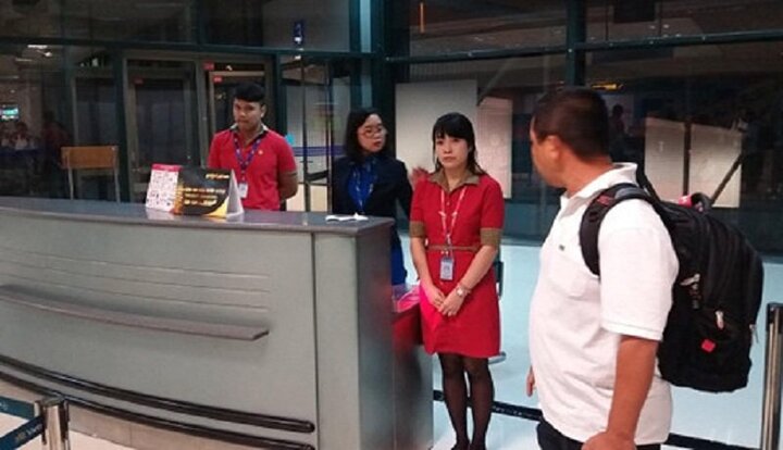 Vietjet Air kỷ luật nhân viên xé vé của khách đến muộn