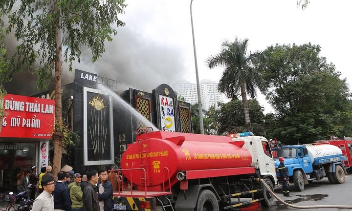 Nguyên nhân khiến quán karaoke ở Linh Đàm bốc cháy dữ dội