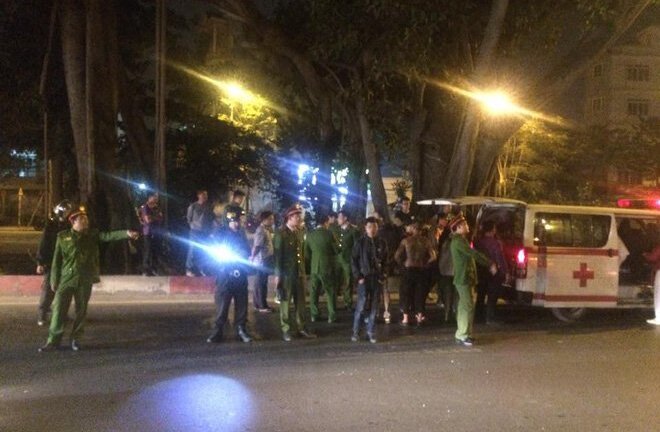 Người đàn ông tẩm xăng tự thiêu sau khi ra khỏi quán rượu