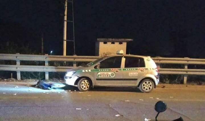 Đang dựng lại xe sau tai nạn, nam thanh niên bị taxi tông chết
