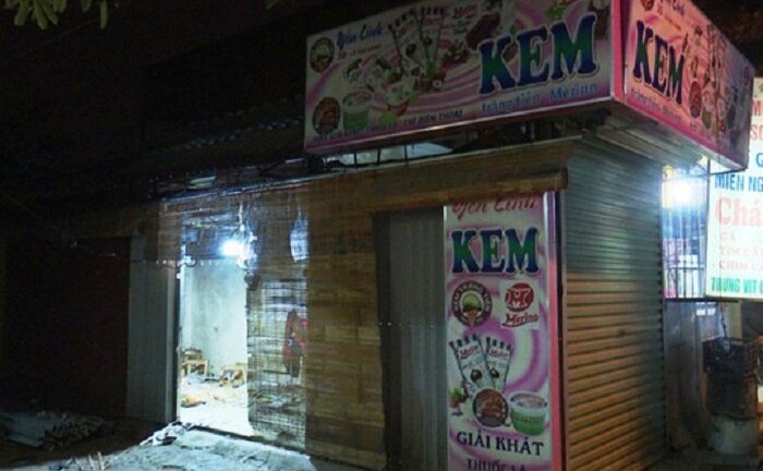 Mâu thuẫn, tưới xăng lên người rồi ôm bạn gái châm lửa tự thiêu
