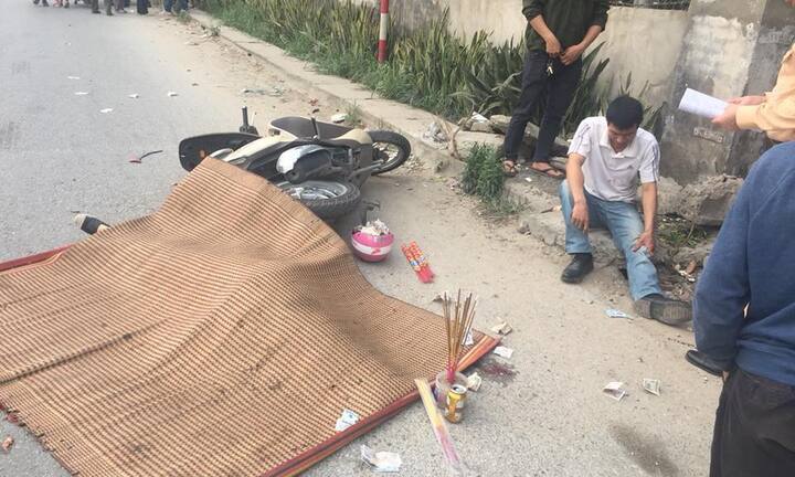 Vợ chết, chồng bị thương dưới bánh xe container