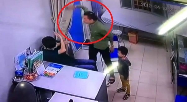 Người nhà đấm thẳng mặt bác sĩ Bệnh viện Xanh Pôn: Ông Nguyễn Đức Chung yêu cầu làm rõ