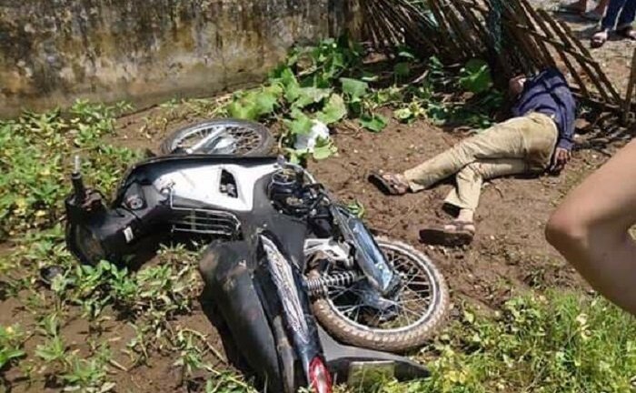 Đang cạy cửa, tên trộm bị người dân đánh chết