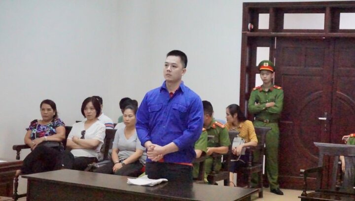 Cựu nhân viên ngân hàng dâm ô bé gái ở Hà Nội lĩnh án 2 năm tù giam