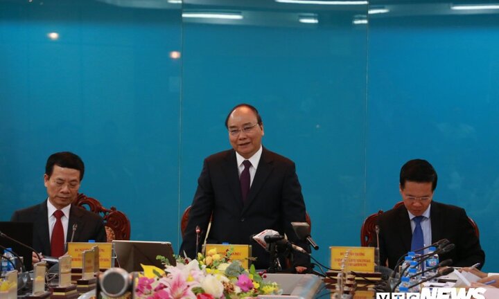 Thủ tướng Nguyễn Xuân Phúc làm việc với Bộ TT&TT