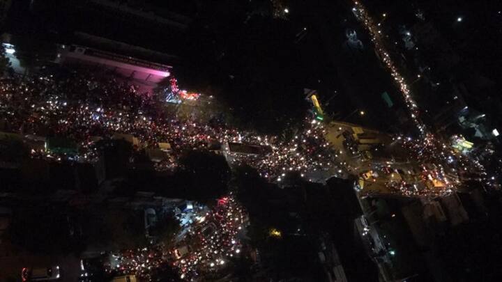 Ô tô xe máy lấn làn, vượt ẩu, hàng nghìn phương tiện chôn chân cả buổi tối ở Hà Nội