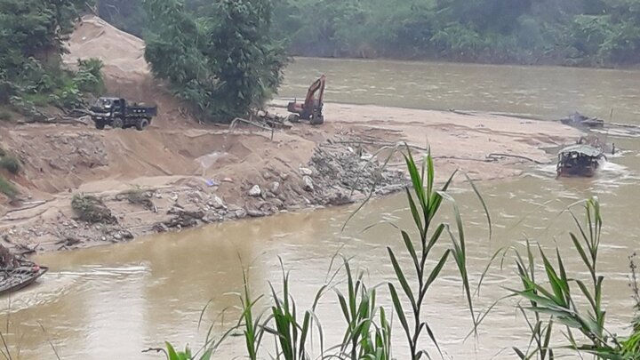 Khai thác cát trái phép, người phụ nữ bị xử phạt 150 triệu đồng