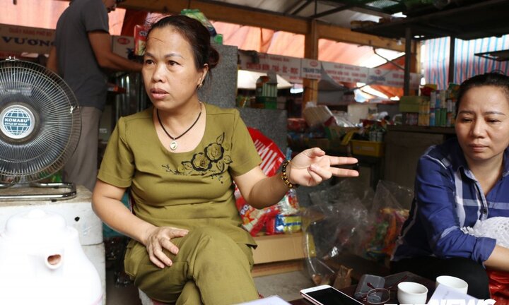 Tranh chấp kéo dài nhiều năm giữa các hộ kinh doanh và đơn vị quản lý chợ ở Hà Nội